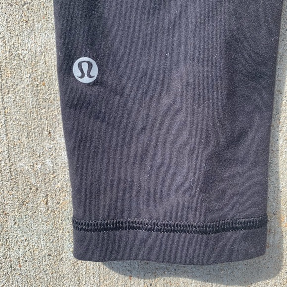 Lululemon Capris Leggings Black Size 4 - Picture 4 of 4